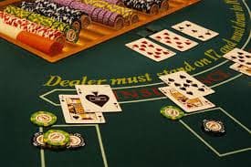 Antarmuka aplikasi doremibet menampilkan meja blackjack dan menu navigasi